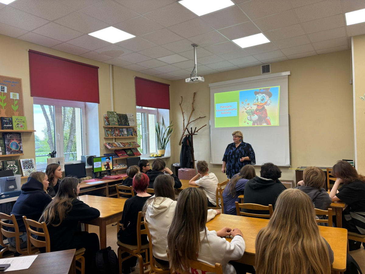 STEM nodarbība skolā visā Latvijā Brocēnu vidusskolā
