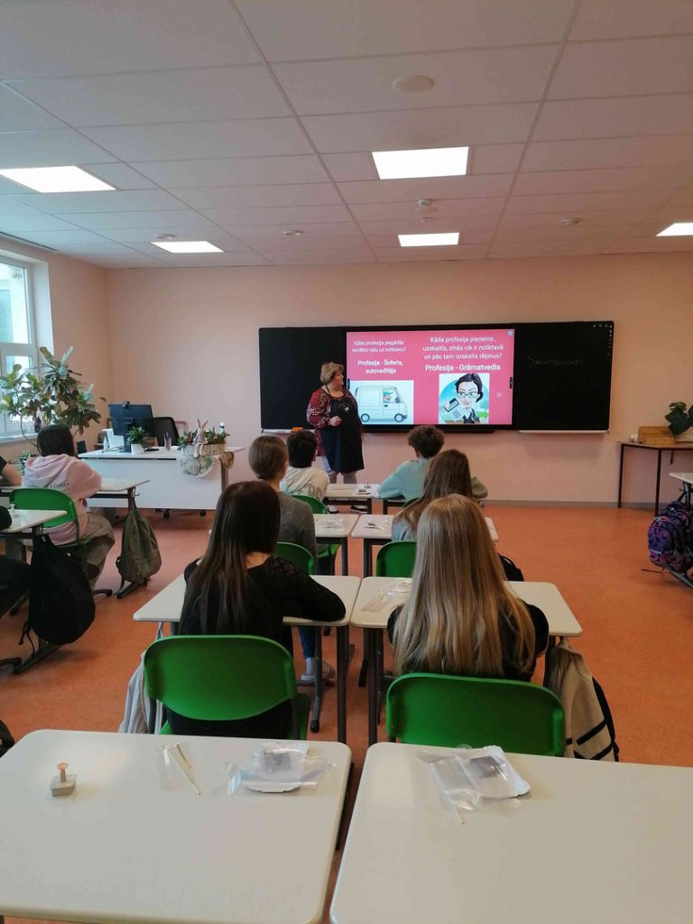 STEM nodarbības skolām Latvijā meistarklaseGL