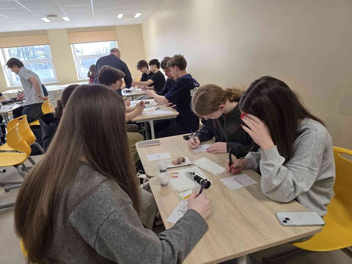 STEM nodarbības skolām Latvijā meistarklaseGL