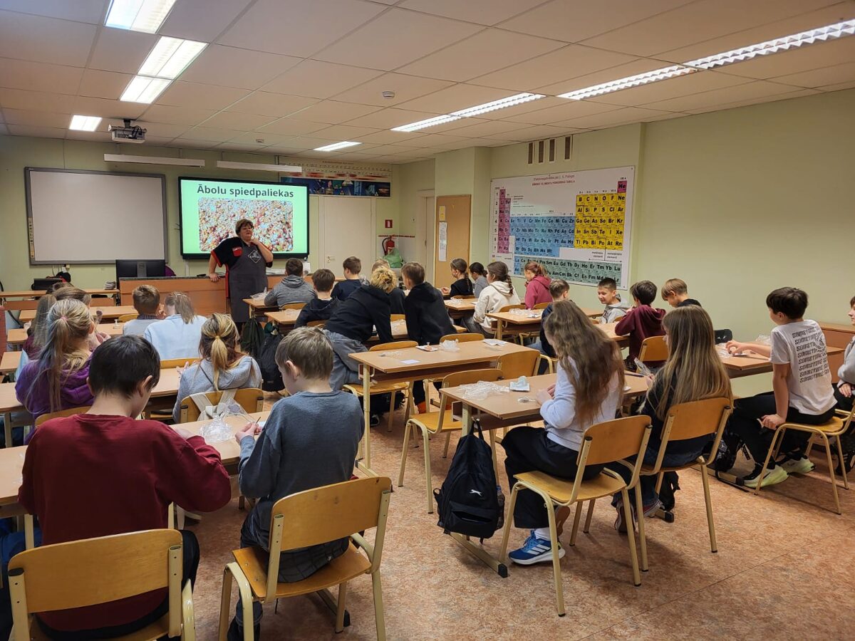 STEM nodarbības skolām Latvijā meistarklaseGL